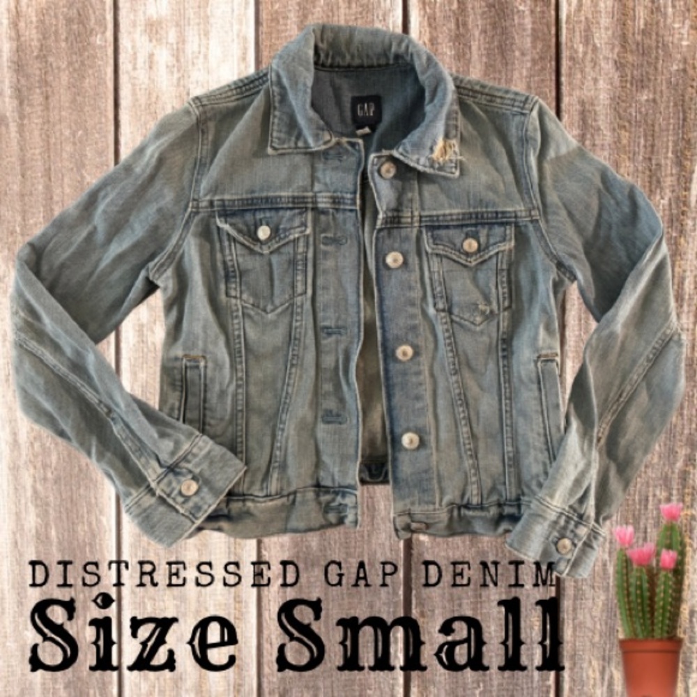 Women’s Distressed GAP Denim Blue Jean Jacket Size Small!